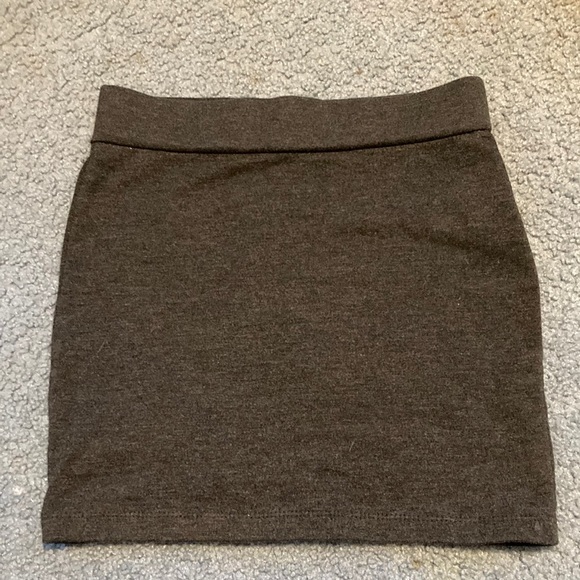 Forever 21 Dresses & Skirts - Doesn’t fit right anymore but it’s comfortable